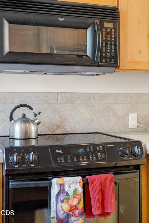 Tiny photo for 743 Sage Country Court, Redmond, OR 97756 (MLS # 220226327)