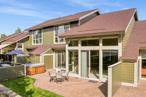Photo of 743 Sage Country Court, Redmond, OR 97756 (MLS # 220226327)