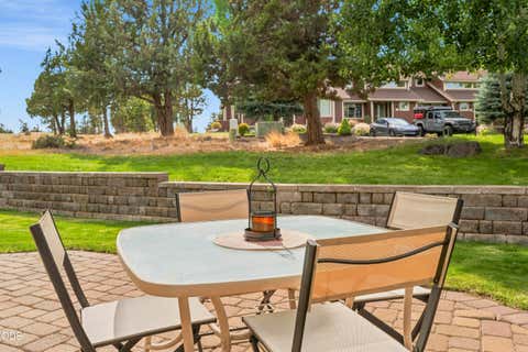 Tiny photo for 743 Sage Country Court, Redmond, OR 97756 (MLS # 220226327)