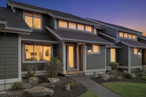 Tiny photo for 743 Sage Country Court, Redmond, OR 97756 (MLS # 220226327)