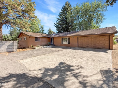 Photo of 2640 NE 8th Street, Bend, OR 97701 (MLS # 220226885)