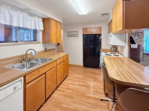 Tiny photo for 2640 NE 8th Street, Bend, OR 97701 (MLS # 220226885)