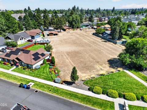 Tiny photo for 2640 NE 8th Street, Bend, OR 97701 (MLS # 220226885)