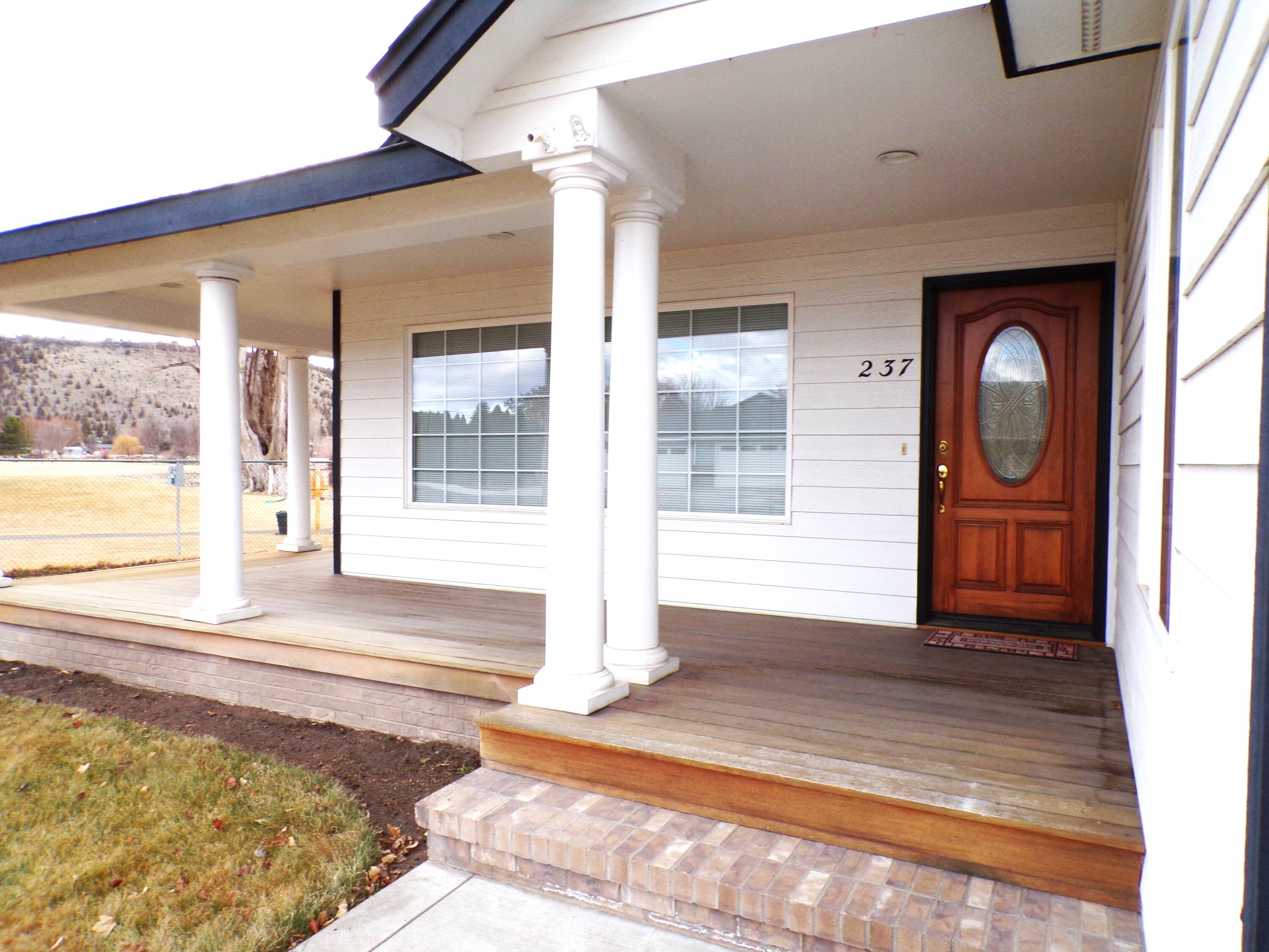 Meadow Lakes Estate - Residential