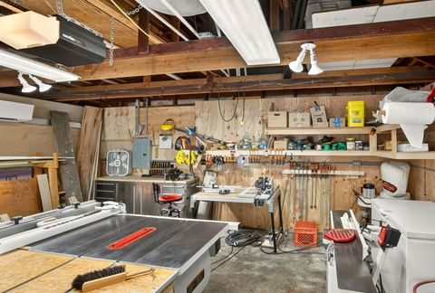 Tiny photo for 1108 S Oakdale Avenue, Medford, OR 97501 (MLS # 220210825)