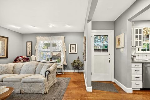 Tiny photo for 1108 S Oakdale Avenue, Medford, OR 97501 (MLS # 220210825)