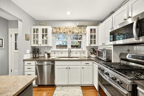 Tiny photo for 1108 S Oakdale Avenue, Medford, OR 97501 (MLS # 220210825)