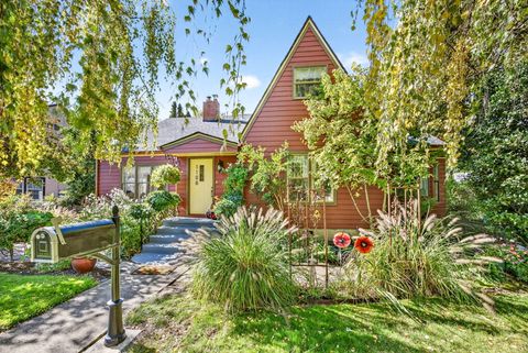 Tiny photo for 1108 S Oakdale Avenue, Medford, OR 97501 (MLS # 220210825)