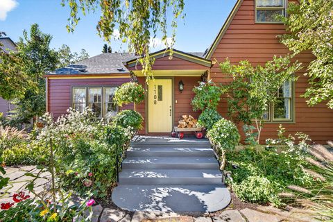 Tiny photo for 1108 S Oakdale Avenue, Medford, OR 97501 (MLS # 220210825)