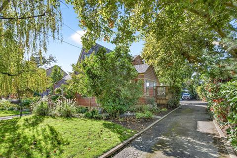 Tiny photo for 1108 S Oakdale Avenue, Medford, OR 97501 (MLS # 220210825)