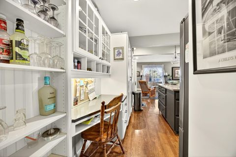 Tiny photo for 1108 S Oakdale Avenue, Medford, OR 97501 (MLS # 220210825)