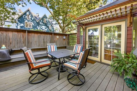 Tiny photo for 1108 S Oakdale Avenue, Medford, OR 97501 (MLS # 220210825)