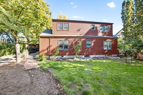 Tiny photo for 1108 S Oakdale Avenue, Medford, OR 97501 (MLS # 220210825)