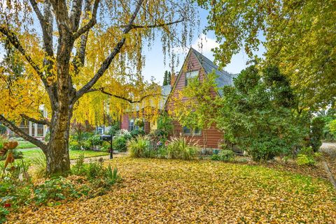 Tiny photo for 1108 S Oakdale Avenue, Medford, OR 97501 (MLS # 220210825)