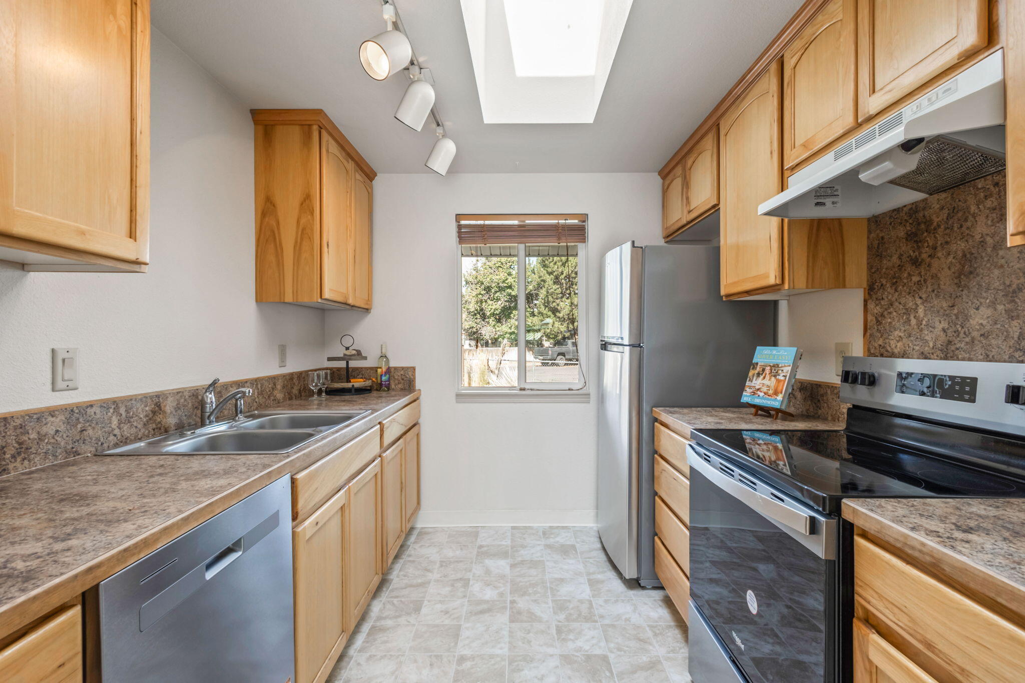 Hillcrest J - Residential