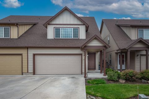 Photo of 2881 SW Indian Circle, Redmond, OR 97756 (MLS # 220213485)