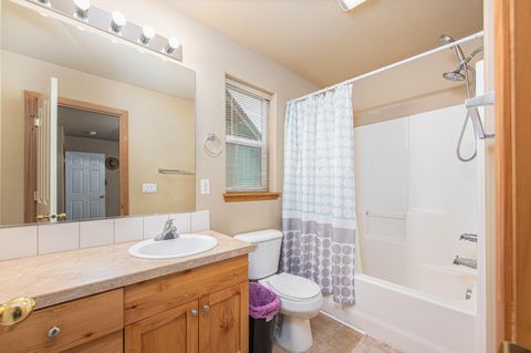 Tiny photo for 2881 SW Indian Circle, Redmond, OR 97756 (MLS # 220213485)