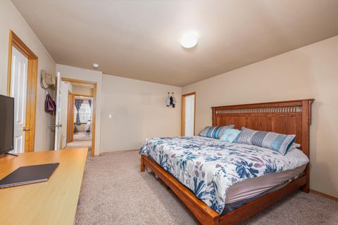 Tiny photo for 2881 SW Indian Circle, Redmond, OR 97756 (MLS # 220213485)