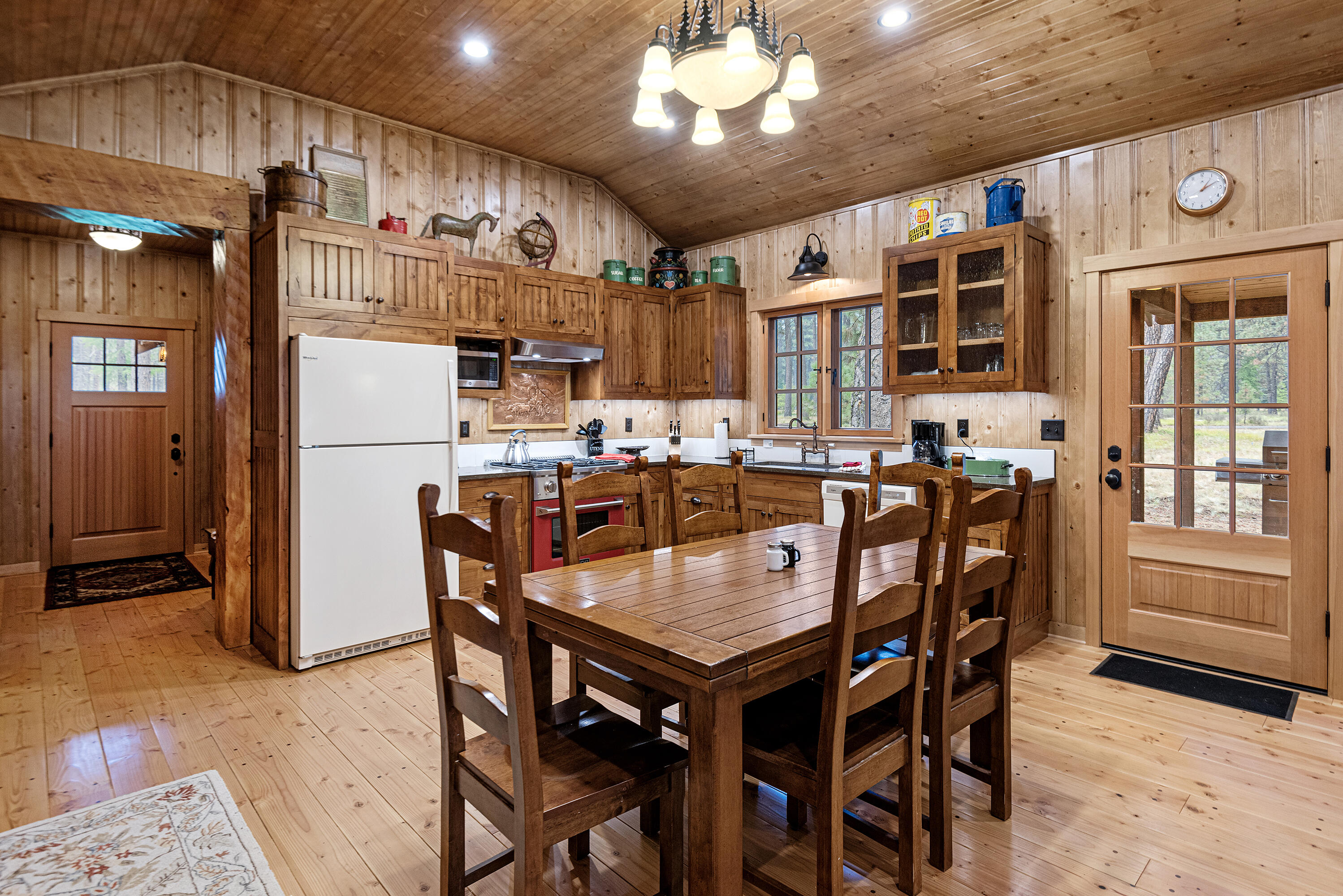 Lake Creek Lodge - Residential