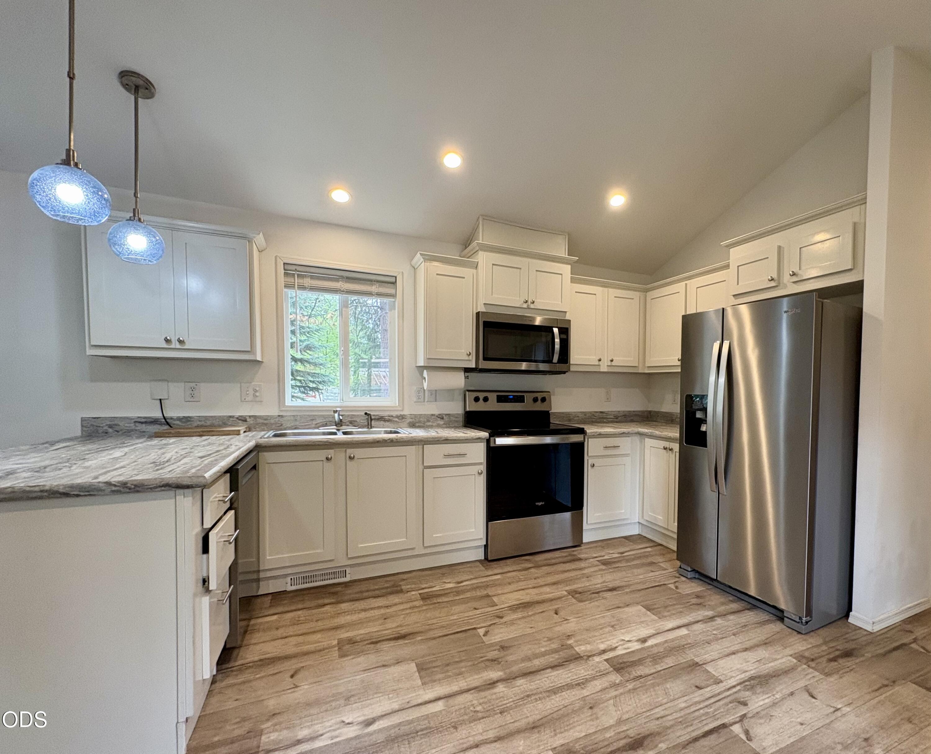 61060 Kings Lane 115