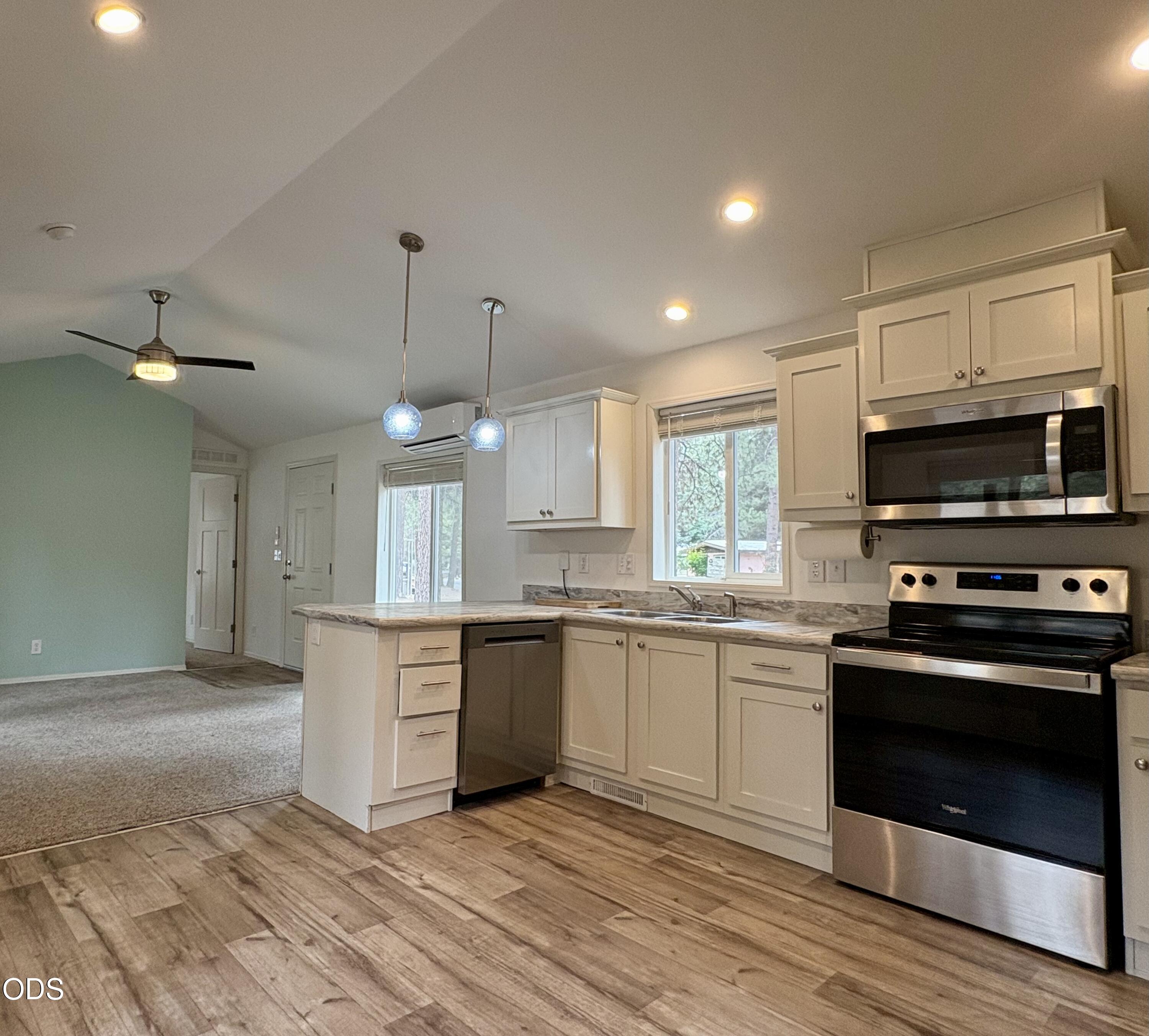 61060 Kings Lane 115