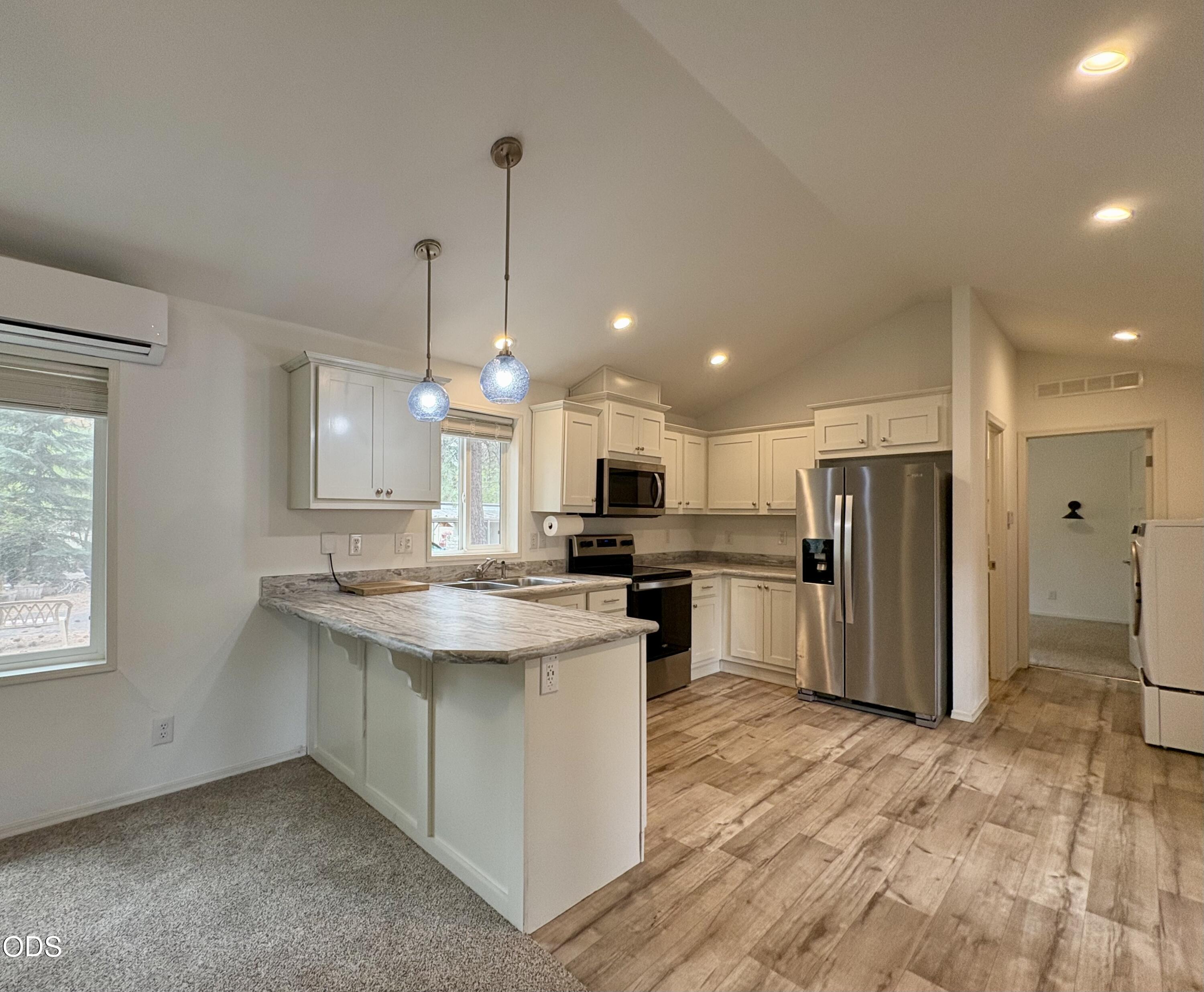 61060 Kings Lane 115