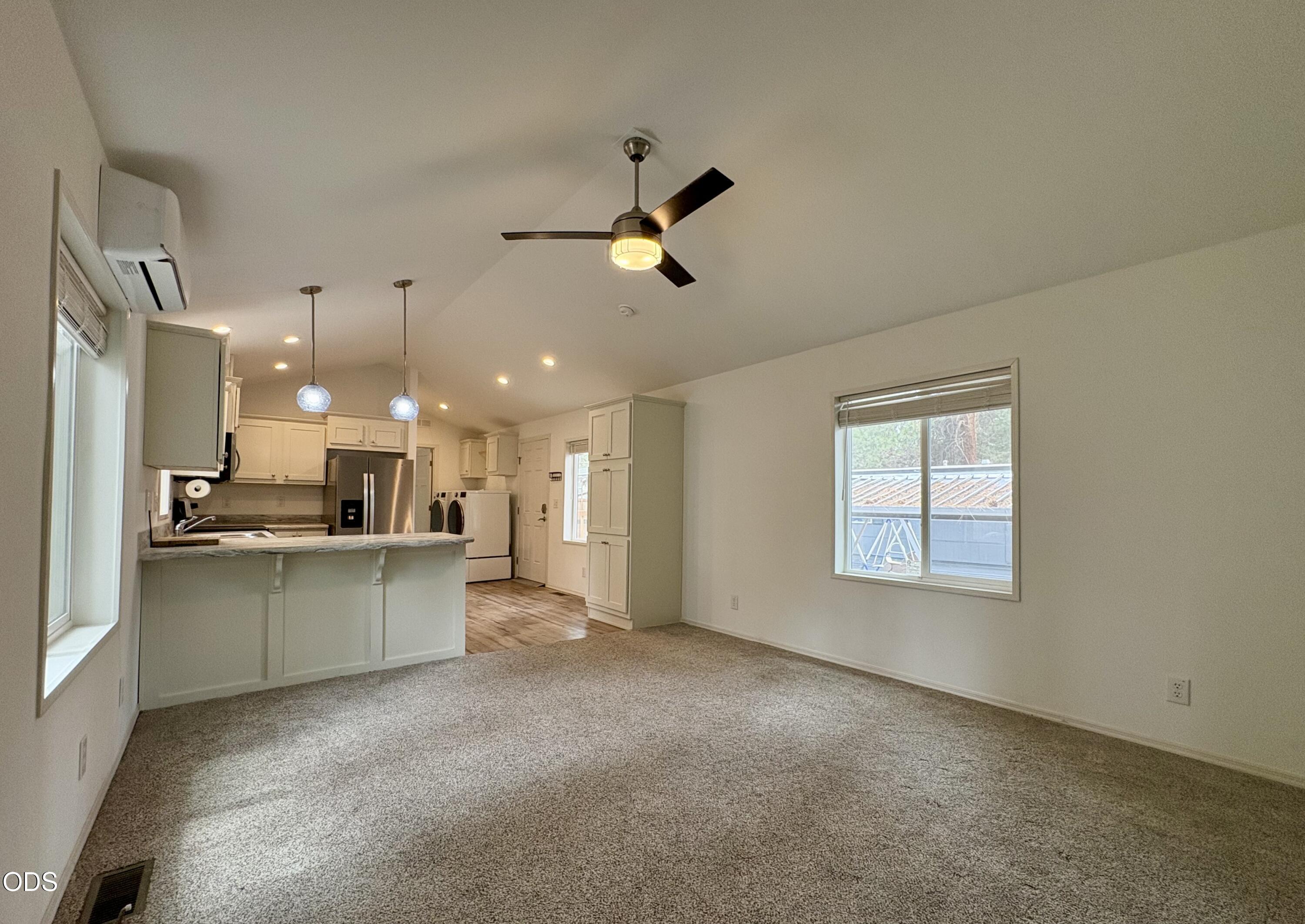 61060 Kings Lane 115