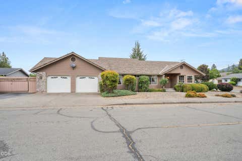 Tiny photo for 1449 Ben Aire Circle, Grants Pass, OR 97527 (MLS # 220223867)