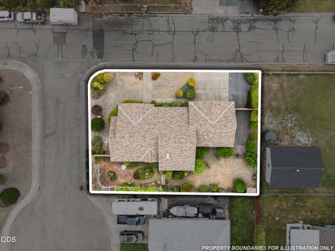Tiny photo for 1449 Ben Aire Circle, Grants Pass, OR 97527 (MLS # 220223867)