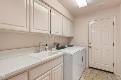 Tiny photo for 1449 Ben Aire Circle, Grants Pass, OR 97527 (MLS # 220223867)