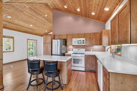 Tiny photo for 610 Orchard Street, Ashland, OR 97520 (MLS # 220220148)