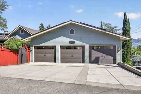 Tiny photo for 610 Orchard Street, Ashland, OR 97520 (MLS # 220220148)