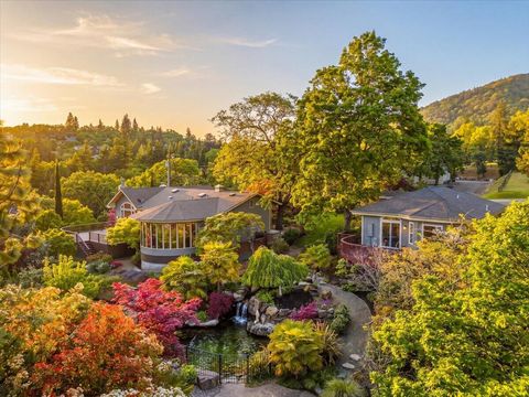 Photo of 610 Orchard Street, Ashland, OR 97520 (MLS # 220220148)