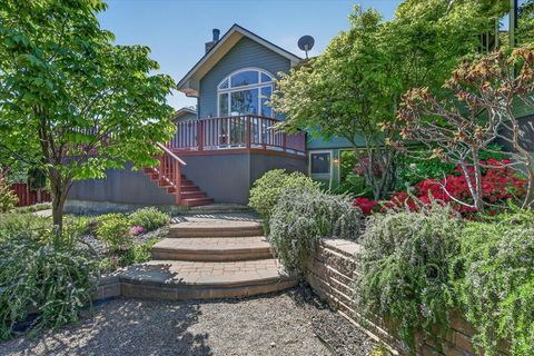 Tiny photo for 610 Orchard Street, Ashland, OR 97520 (MLS # 220220148)