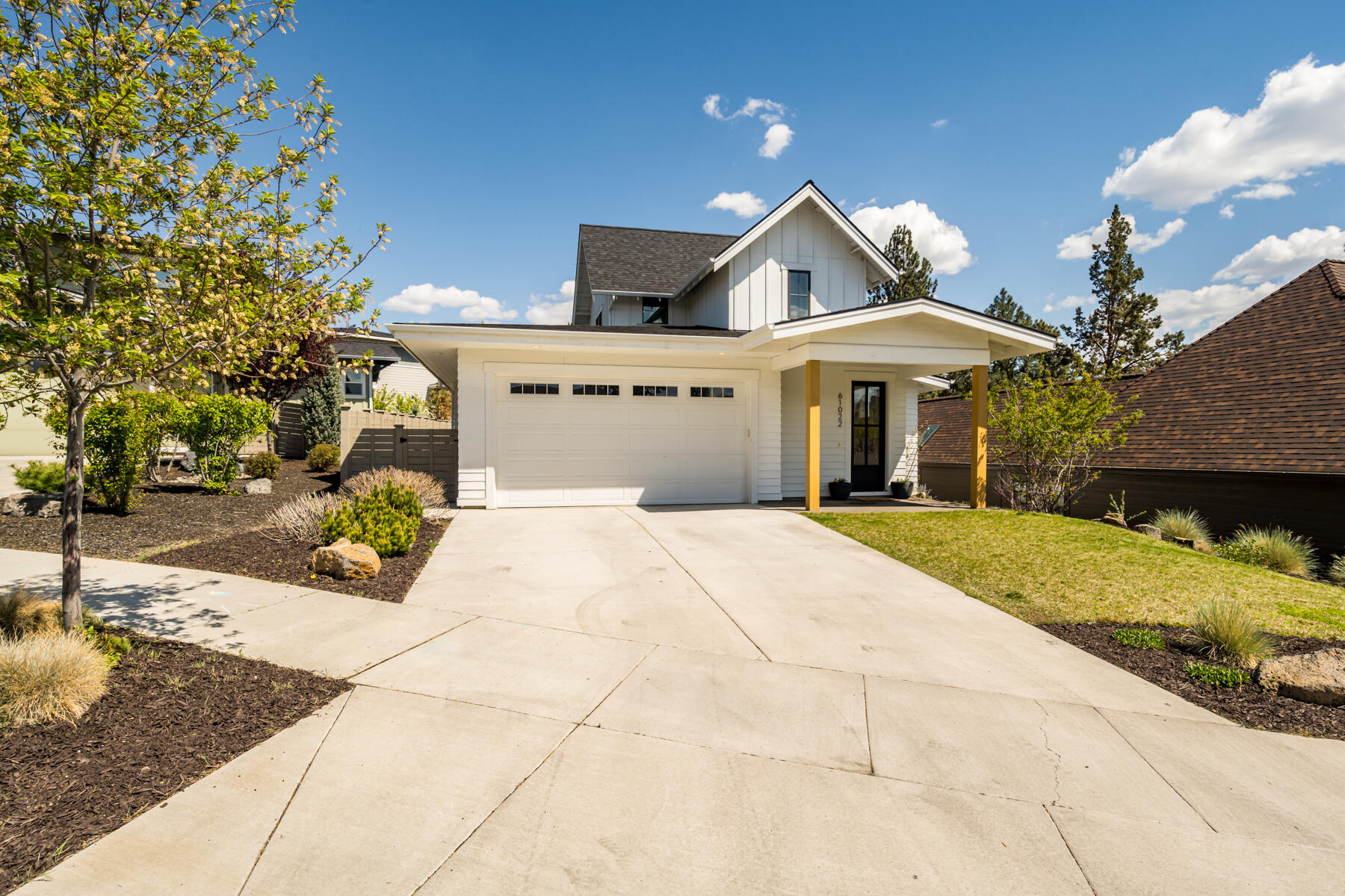 61022 SE Light Peak Drive