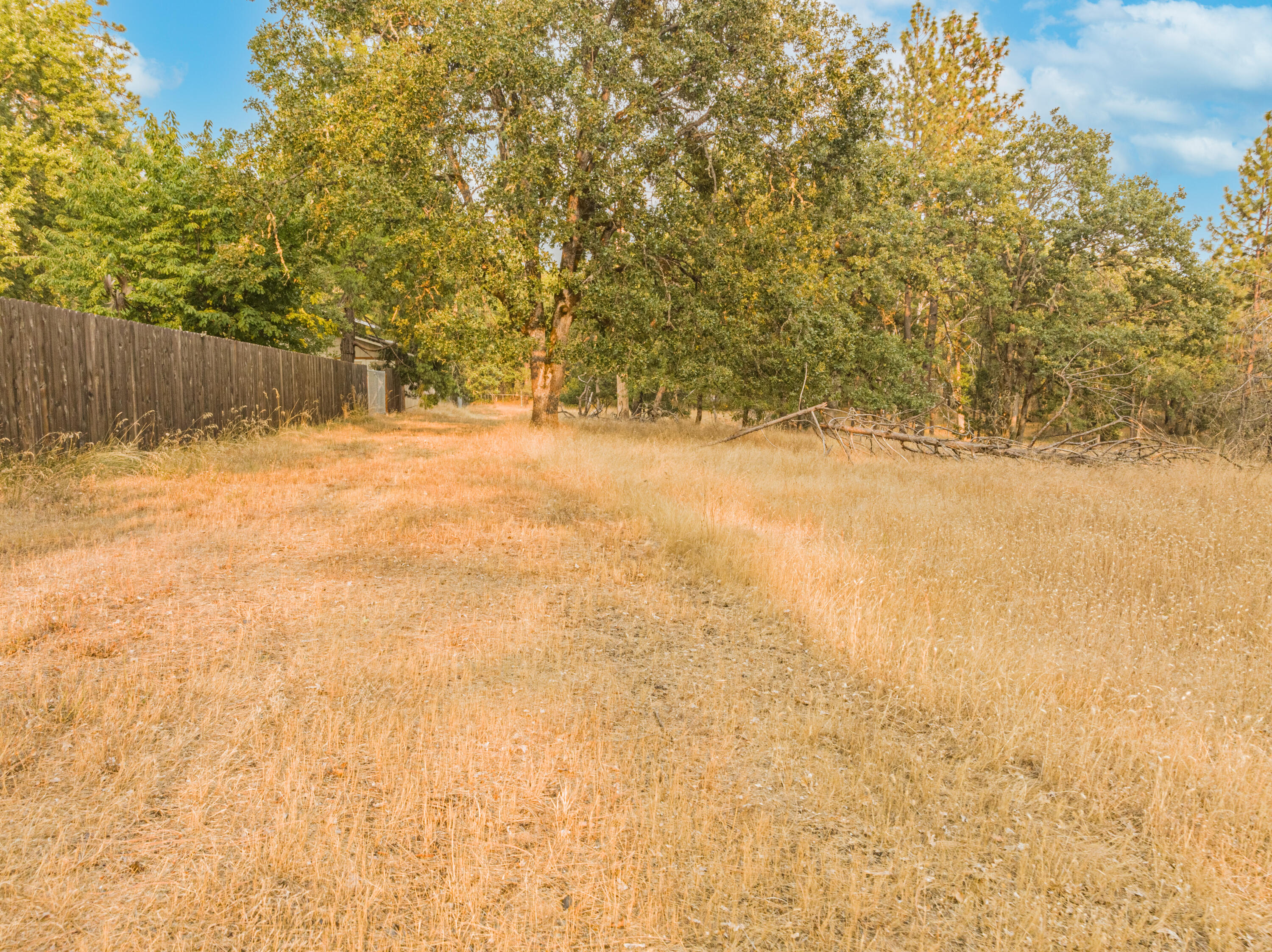 Bonnie Brae Subdivision - Land