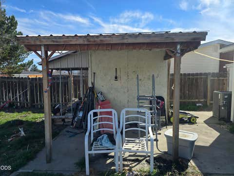Tiny photo for 10443 Wright Avenue, Klamath Falls, OR 97603 (MLS # 220227081)