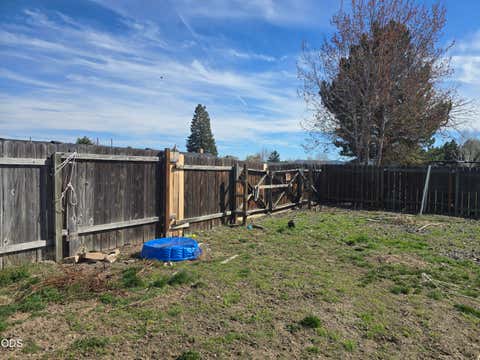 Tiny photo for 10443 Wright Avenue, Klamath Falls, OR 97603 (MLS # 220227081)