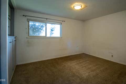 Tiny photo for 10443 Wright Avenue, Klamath Falls, OR 97603 (MLS # 220227081)