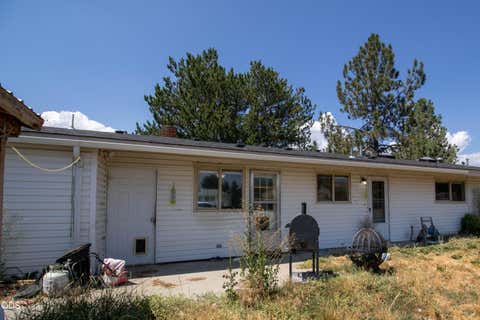 Tiny photo for 10443 Wright Avenue, Klamath Falls, OR 97603 (MLS # 220227081)