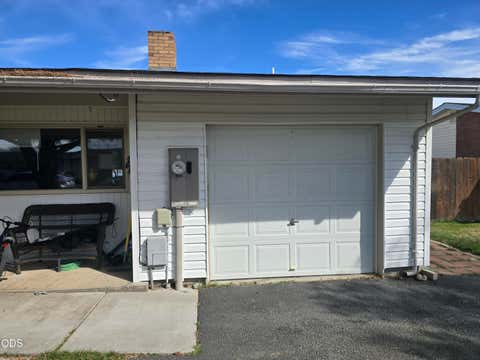 Tiny photo for 10443 Wright Avenue, Klamath Falls, OR 97603 (MLS # 220227081)