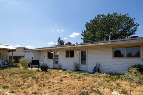 Tiny photo for 10443 Wright Avenue, Klamath Falls, OR 97603 (MLS # 220227081)