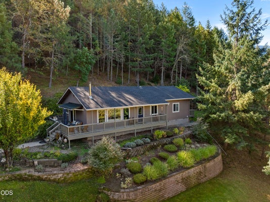 8129 THOMPSON CREEK RD, JACKSONVILLE, OR 97530 - Image a8cbccf0033d459a2c14c586ca73e6c8/297954918