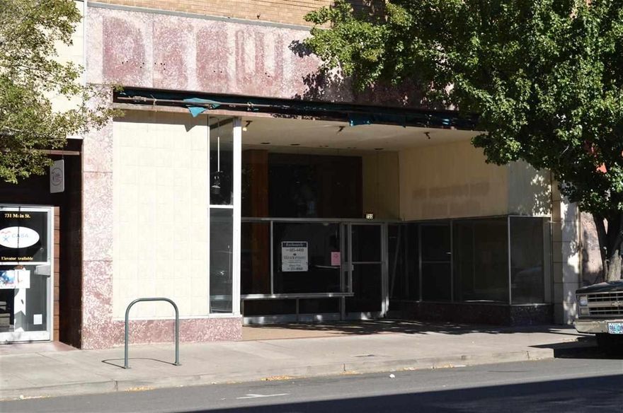 Busy Main Street Location. Good Visibility With Large Front Display Window. Gorgeous Exposed Brick Walls & Wood Flooring On Main Floor W/Some Carpeting. 3500 Sf On Main Street Level & Additional 400 Sf Finished Retail Space In Basement+ Extensive Basement Storage W/Shelving. Loft Office Spaces Up W/Views Down To Retail Space. Previous Retail Use Of Drew's Menstore, Oregon Gift Store, & Outdoor Store W/Basement Used For Wine Storage, Boot Repair Shop, & Ski Shop. Excellent Price!