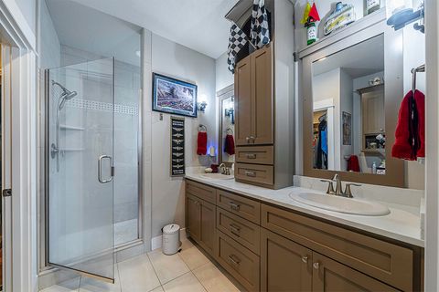 Tiny photo for 3855 Wyoming Lane, Medford, OR 97504 (MLS # 220211925)