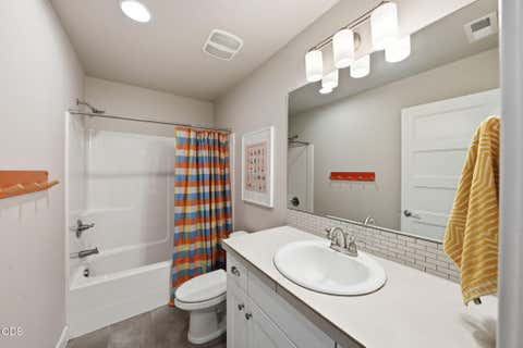 Tiny photo for 2866 NE Marea Drive, Bend, OR 97701 (MLS # 220227110)