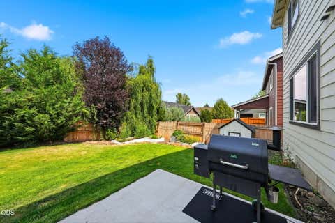 Tiny photo for 2866 NE Marea Drive, Bend, OR 97701 (MLS # 220227110)