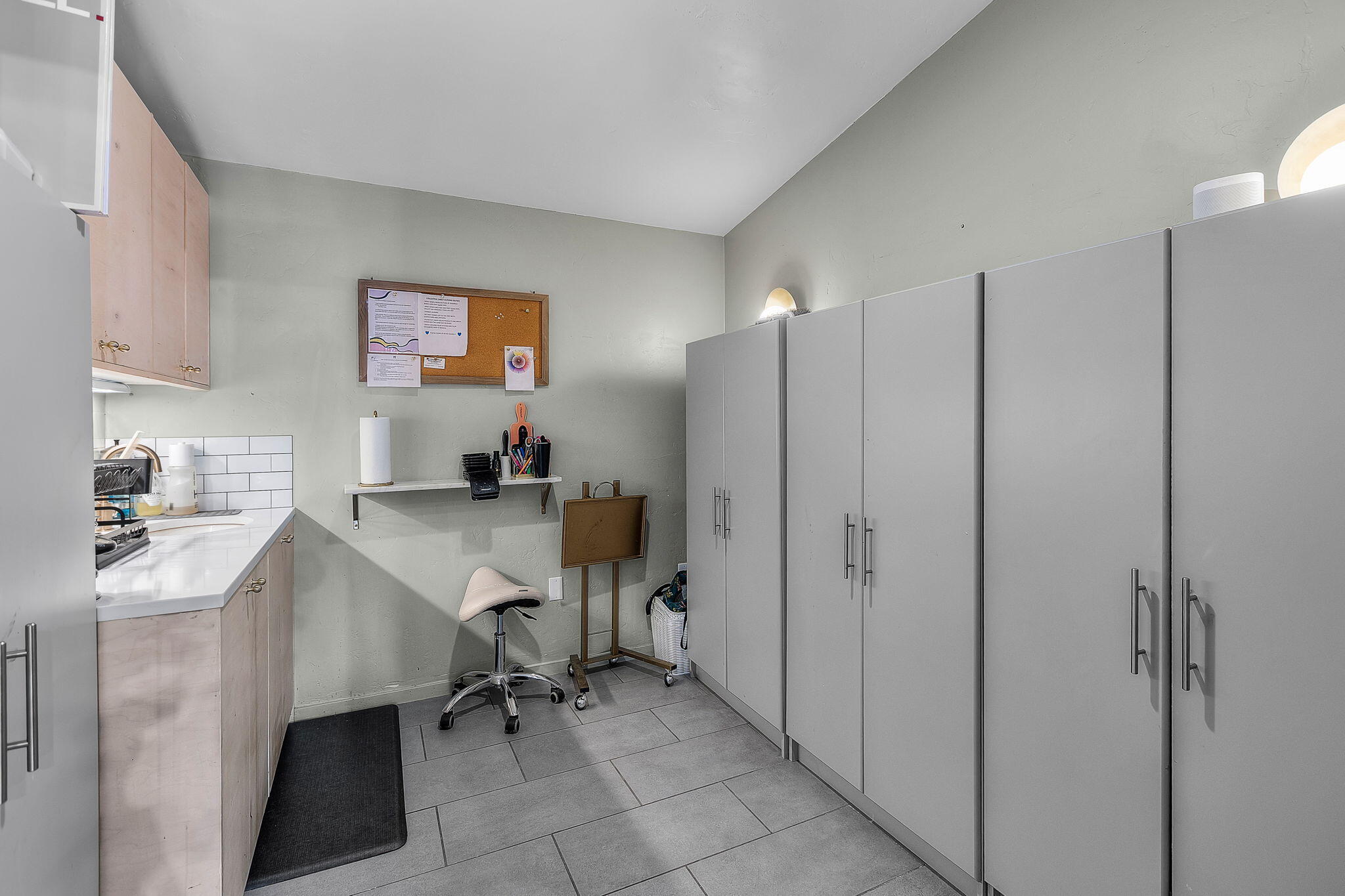 Kenwood - Commercial Sale