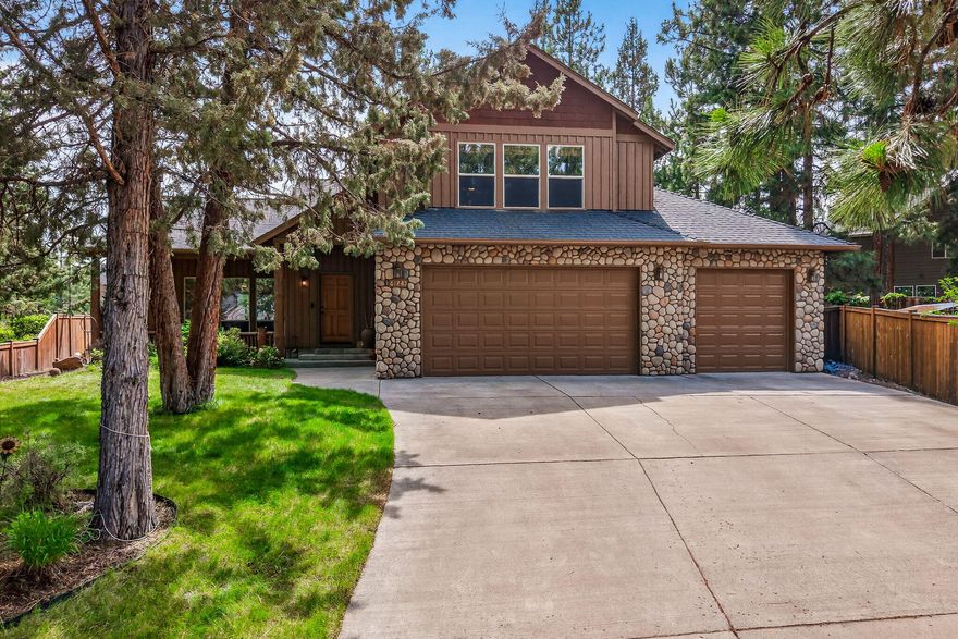 Fantastic SW Bend home located in a quiet cul-de-sac next to Pine Ridge Park and just blocks from the Deschutes River Trail.  This spacious home features a main level primary suite, soaring vaulted ceilings, and an open-concept floor plan making it perfect for entertaining!  Upstairs includes a huge bonus room - perfect for a media room, playroom, or whatever you need.  Fresh interior and exterior paint, plus newer carpet throughout, make this home move-in ready.  The rare 4 car tandem garage offers exceptional space for your vehicles and all your Central Oregon toys!  
Enjoy peaceful surroundings with quick access to trails, parks, schools and all the amenities of Bend.  A rare find offering both comfort and location! Open House Saturday 10-12