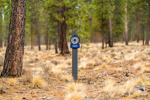 Elk Run Drive 525 Bend OR 97707